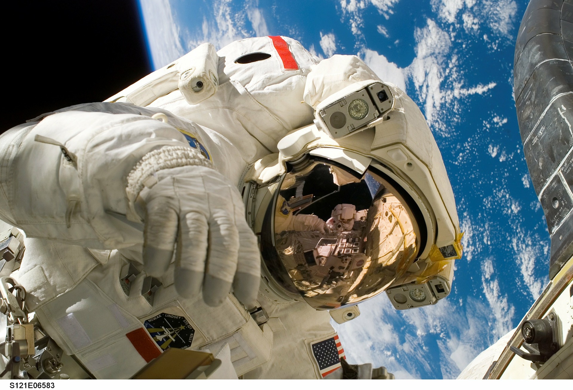 Кращі серіали про космос: 10 найбільш захоплюючих сценаріїв  