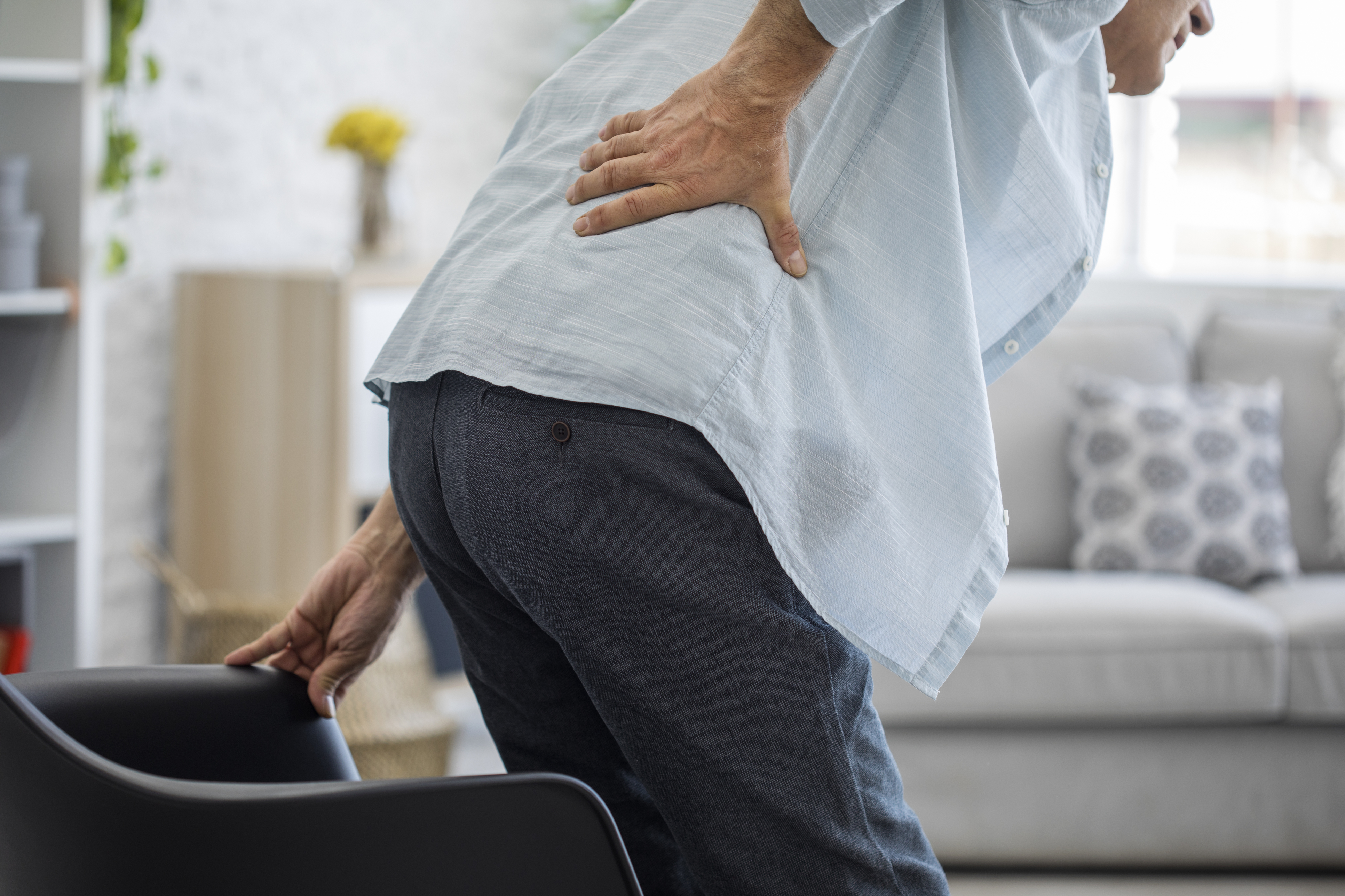 Що робити, якщо сильно болить спина: 10 методів полегшення симптомів  