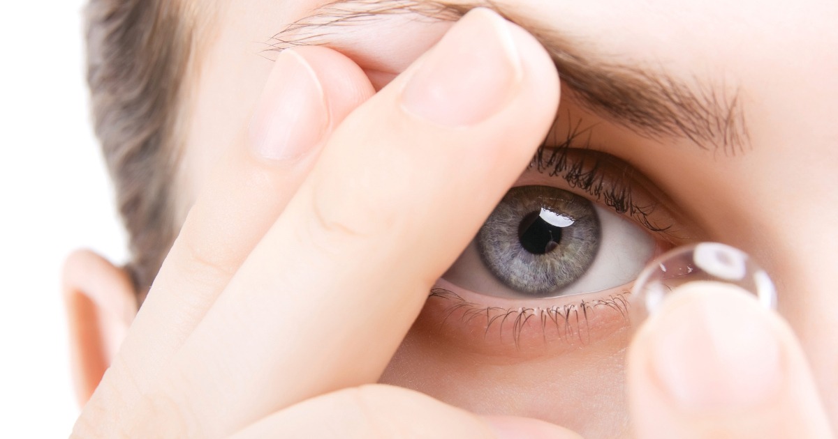 Обережно: серед носіїв контактних лінз спостерігається спалах нової інфекції  