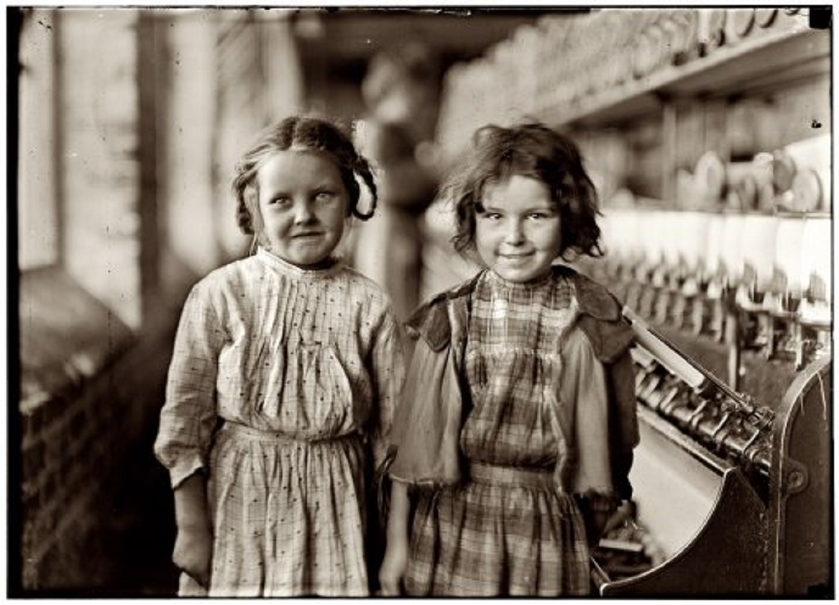 Фотографії 1900-х років, показують виснажливу дитячу працю до заборони на нього  