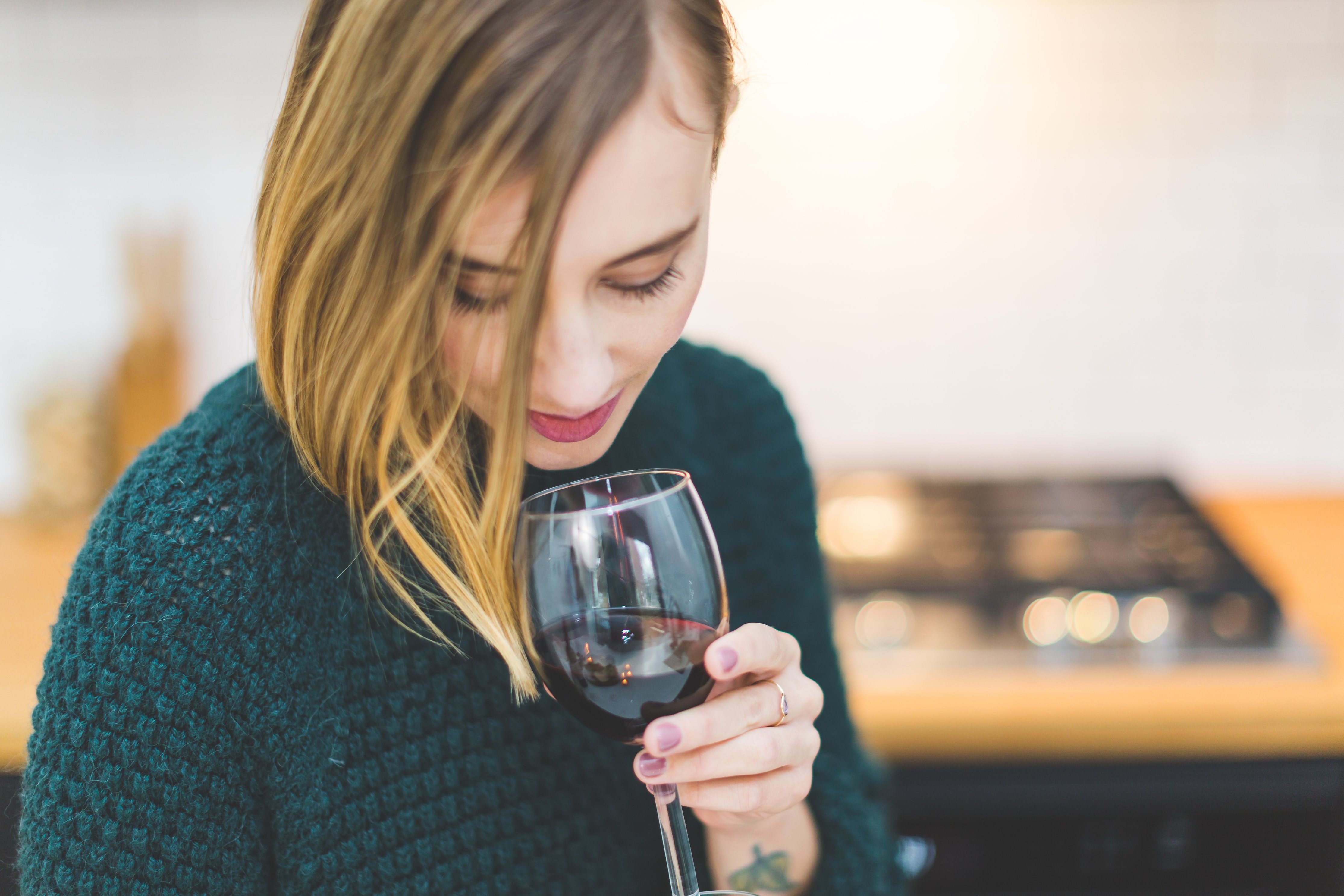 Як впливає вживання вина на жіноче здоров'я  