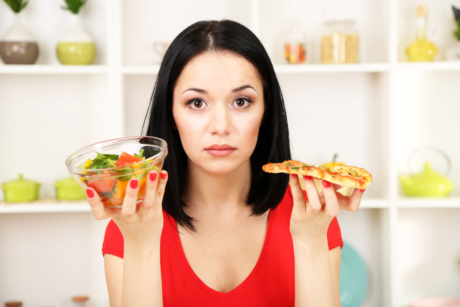 9 думок, які відвідують кожну жінку на новій дієті  