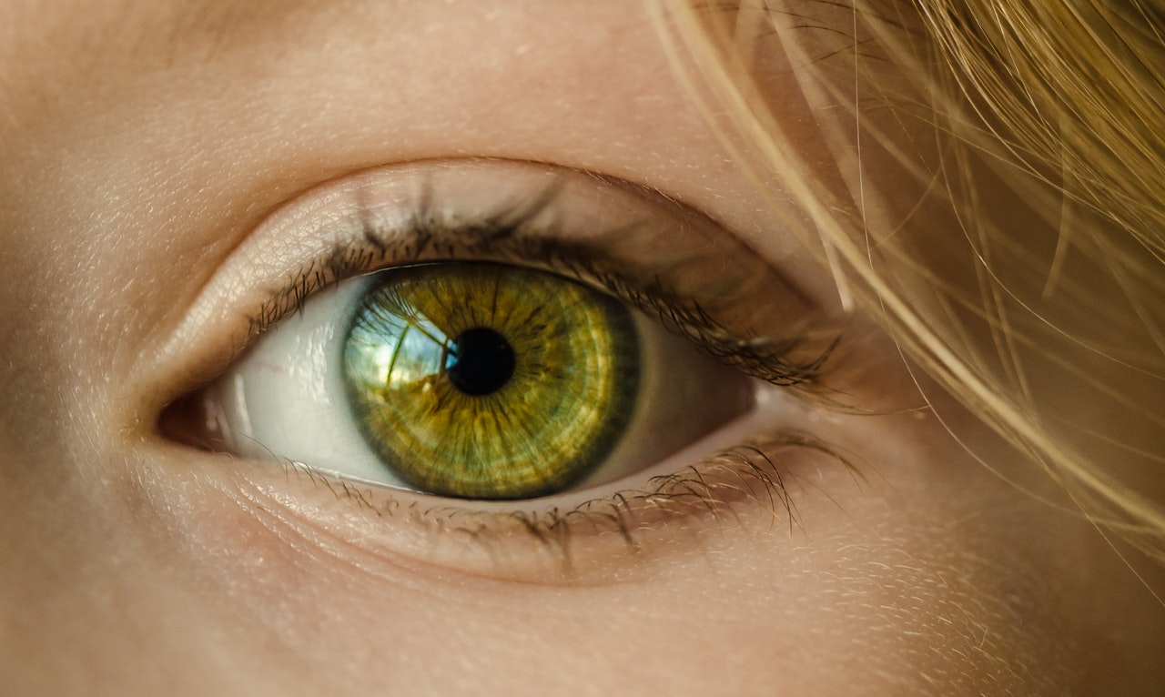 5 способів, які допоможуть впоратися з сухістю очей  