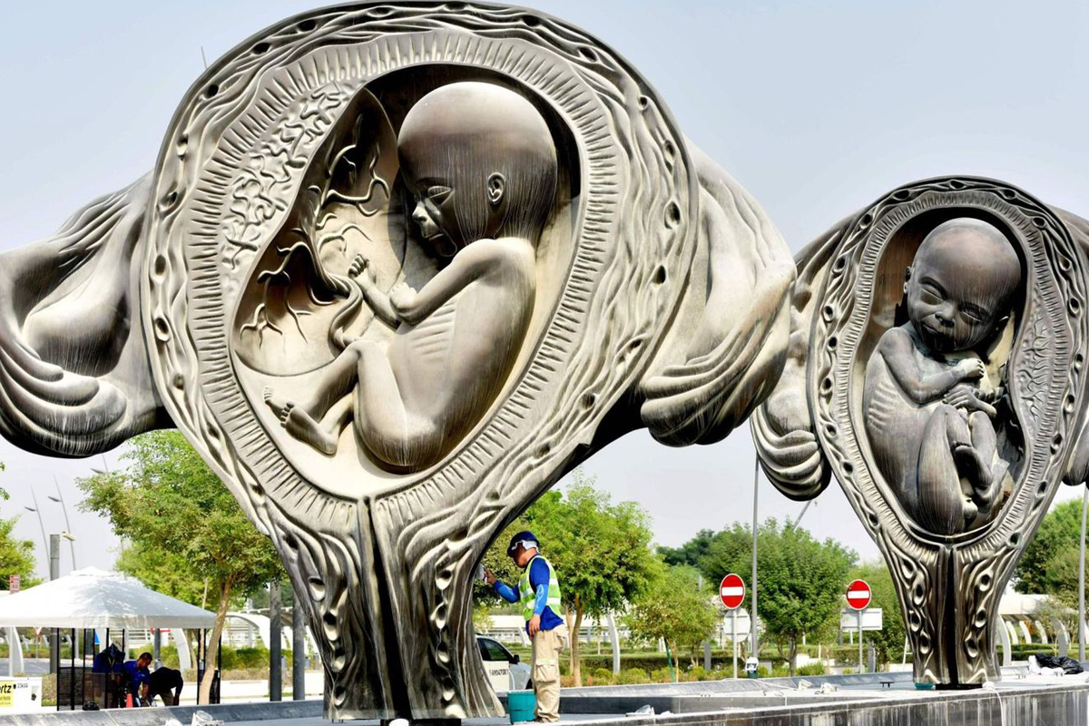 Дем'єн Херст створив 14 скульптур, які показують шлях від зачаття до народження  