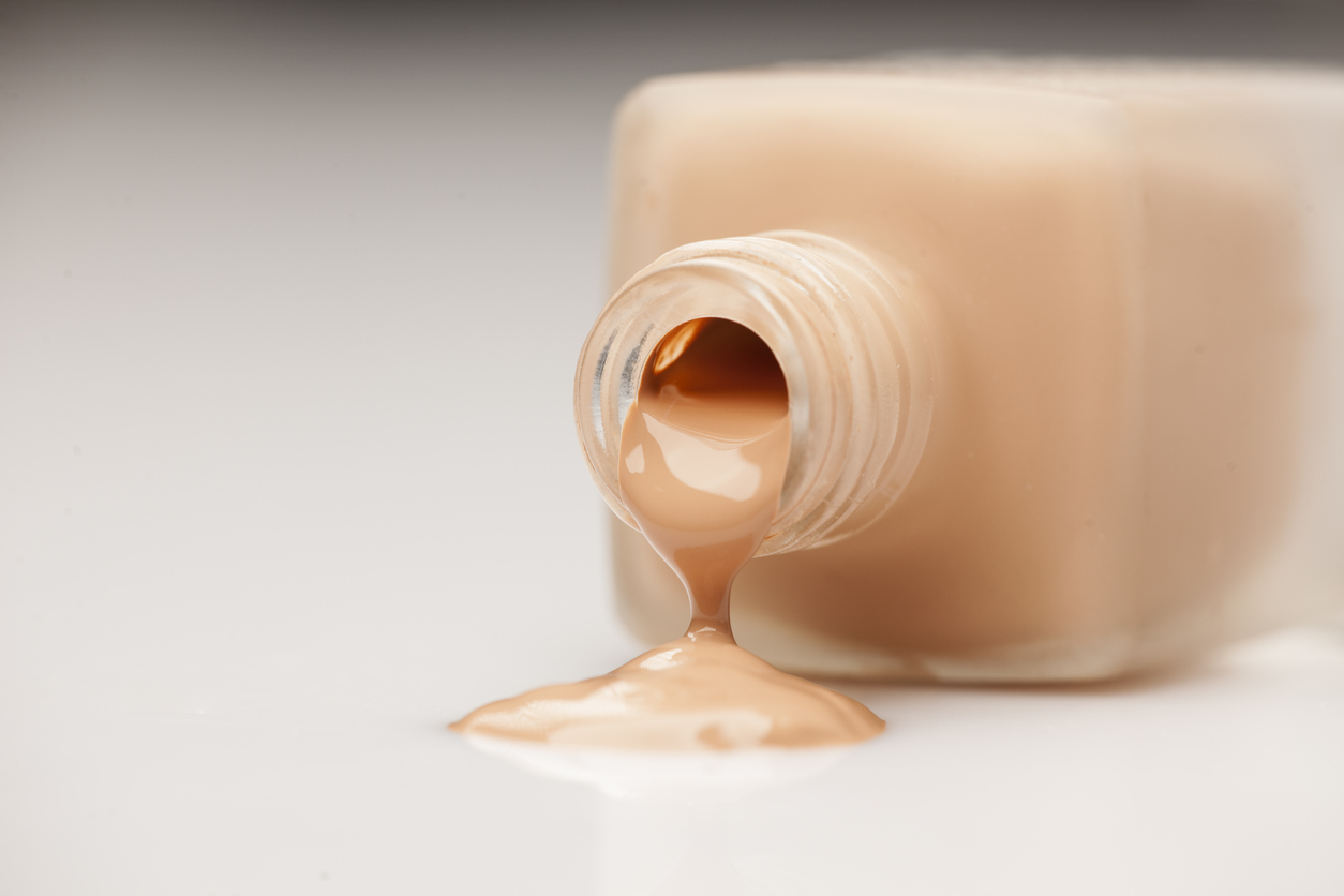Кращий тональний крем для жирної шкіри: огляд 7 продуктів  