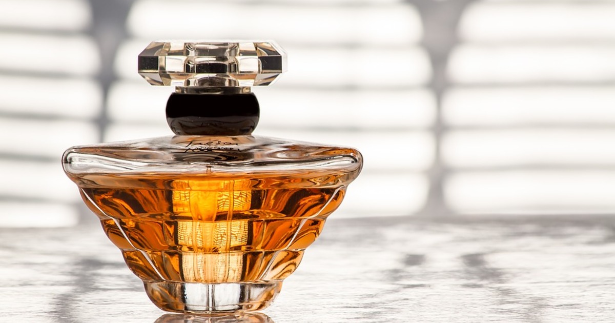Як навчитися відрізняти підроблені парфуми від оригіналу  