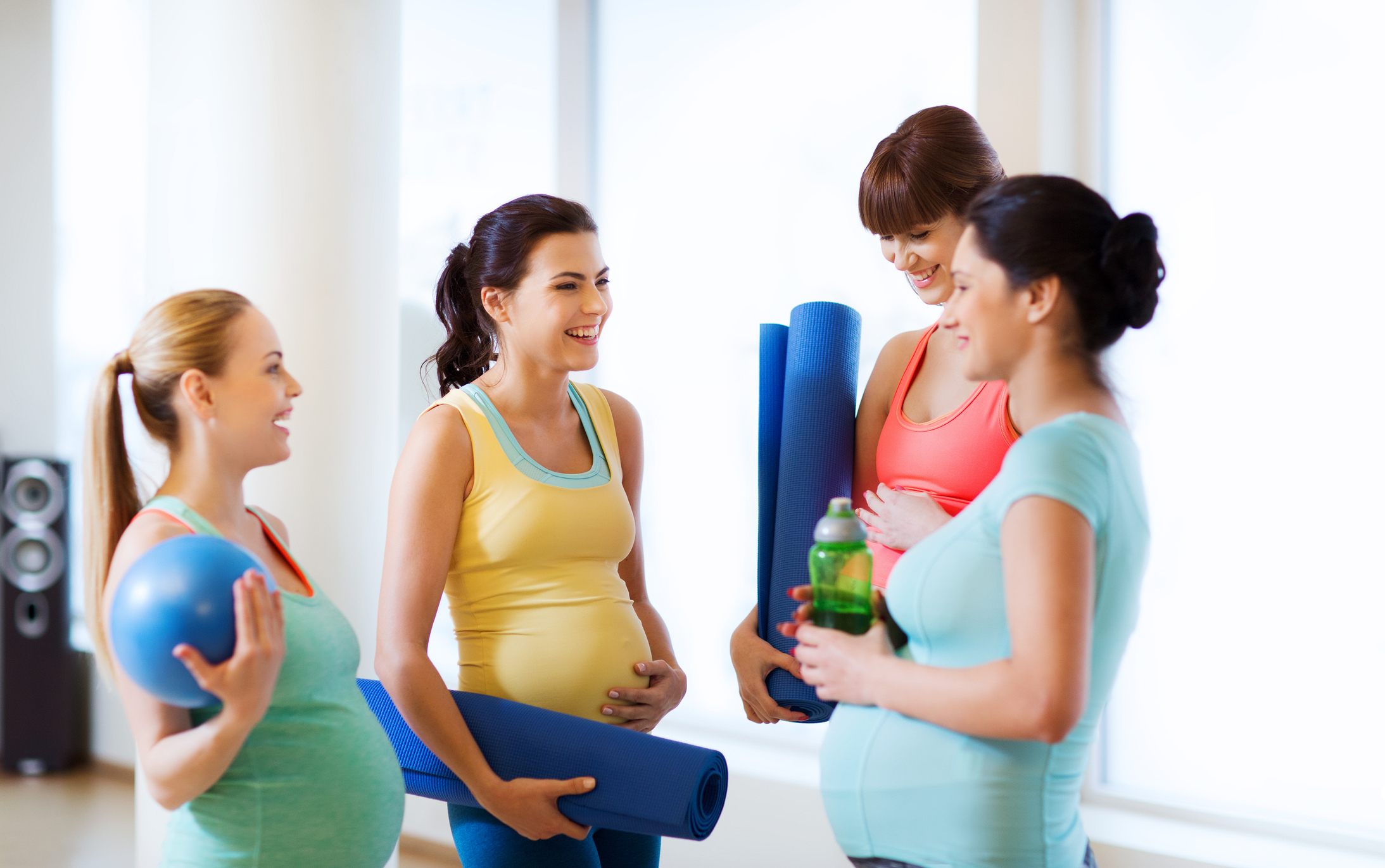Йога для вагітних в 3 триместрі: 4 усвідомлених асани  