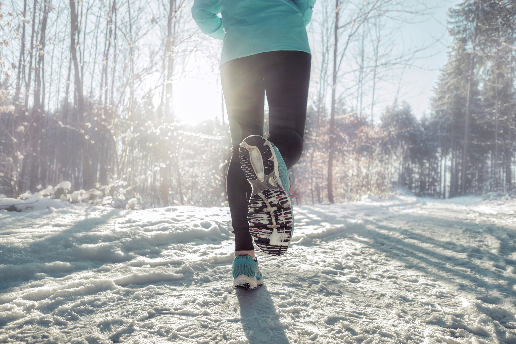 Як вибрати кросівки для бігу взимку: гід по екіпіровці  