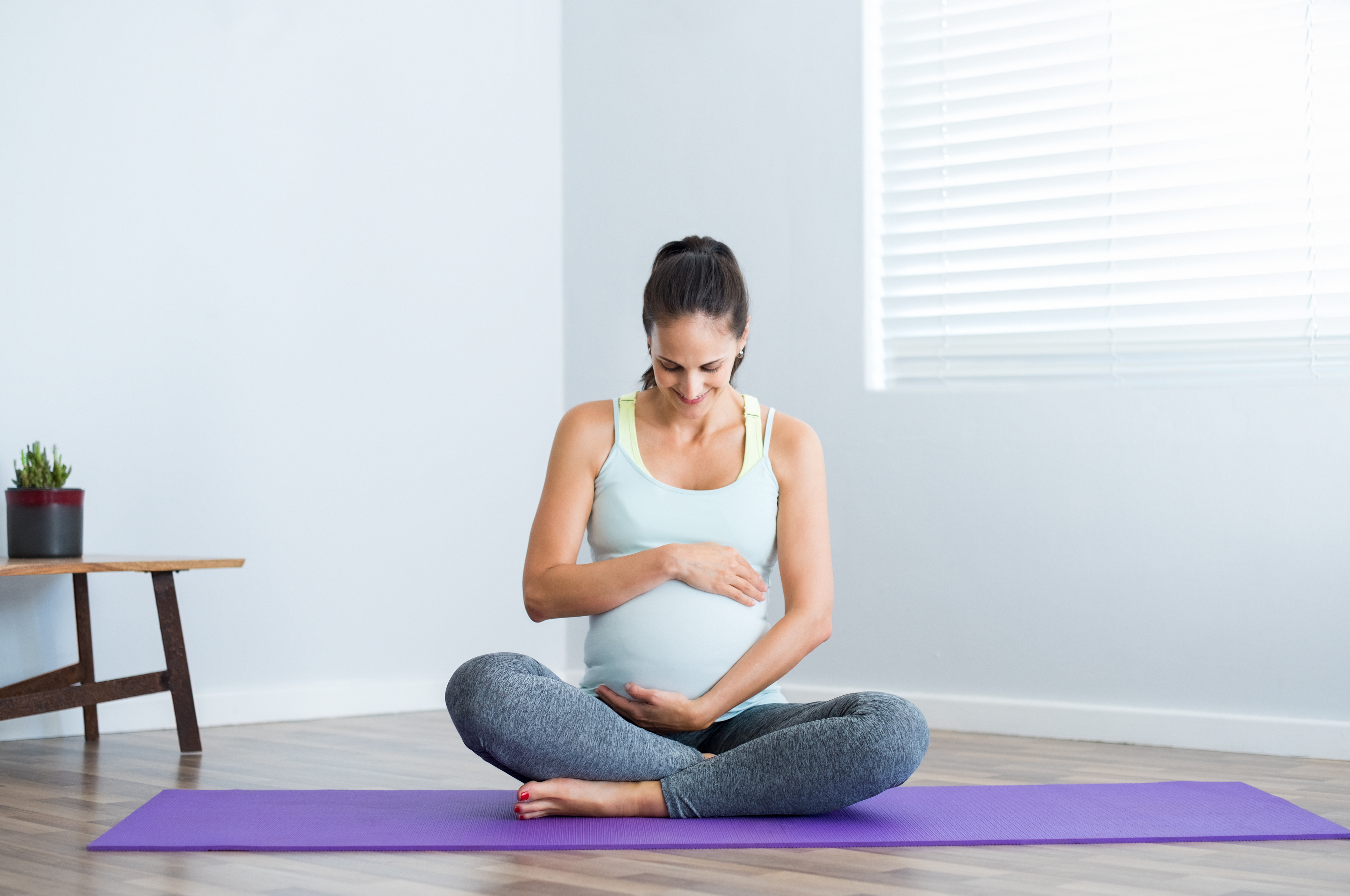 Йога для вагітних у другому триместрі: правила та основні принципи  