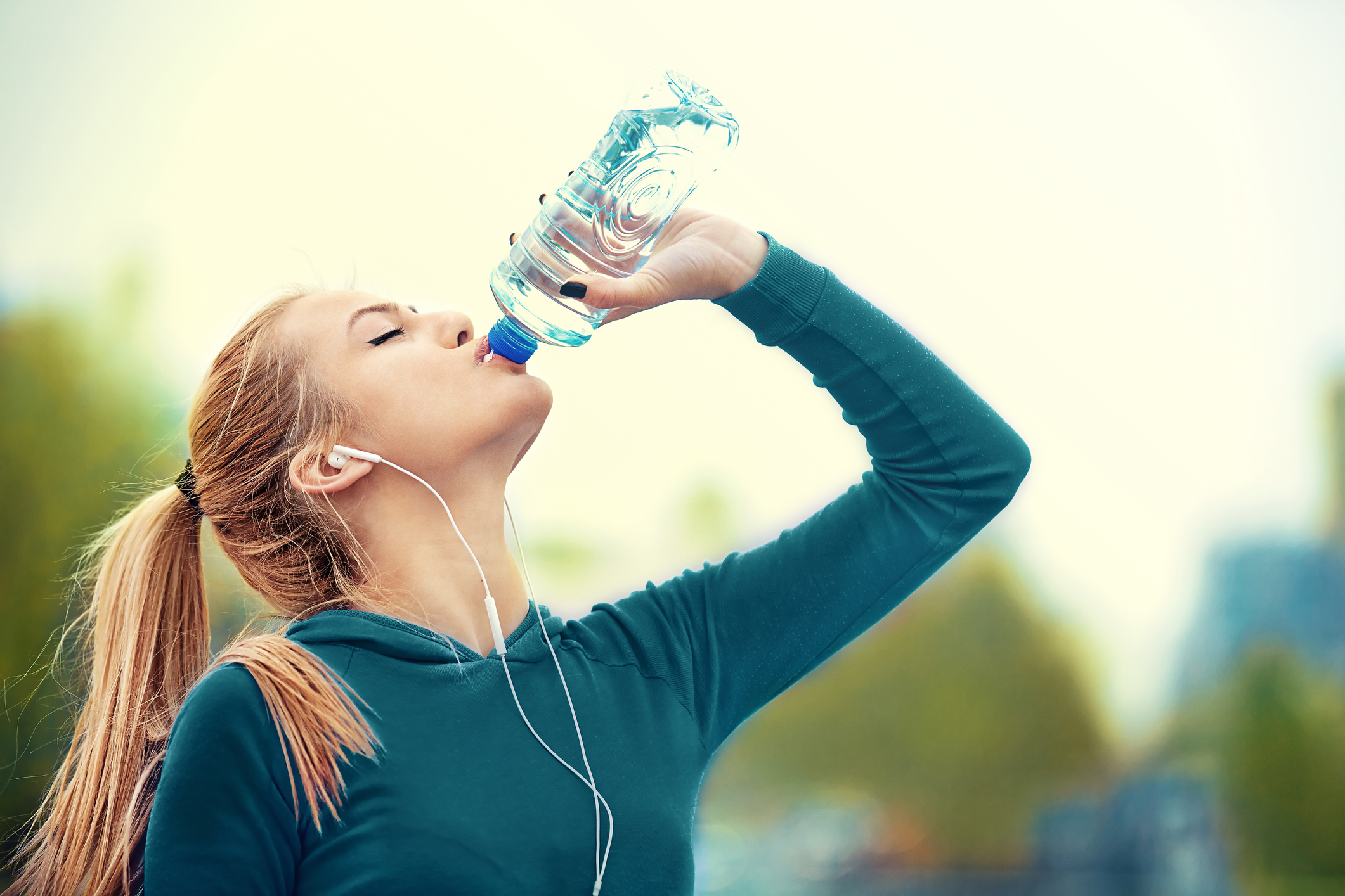 5 причин, чому під час тренувань потрібно пити воду  