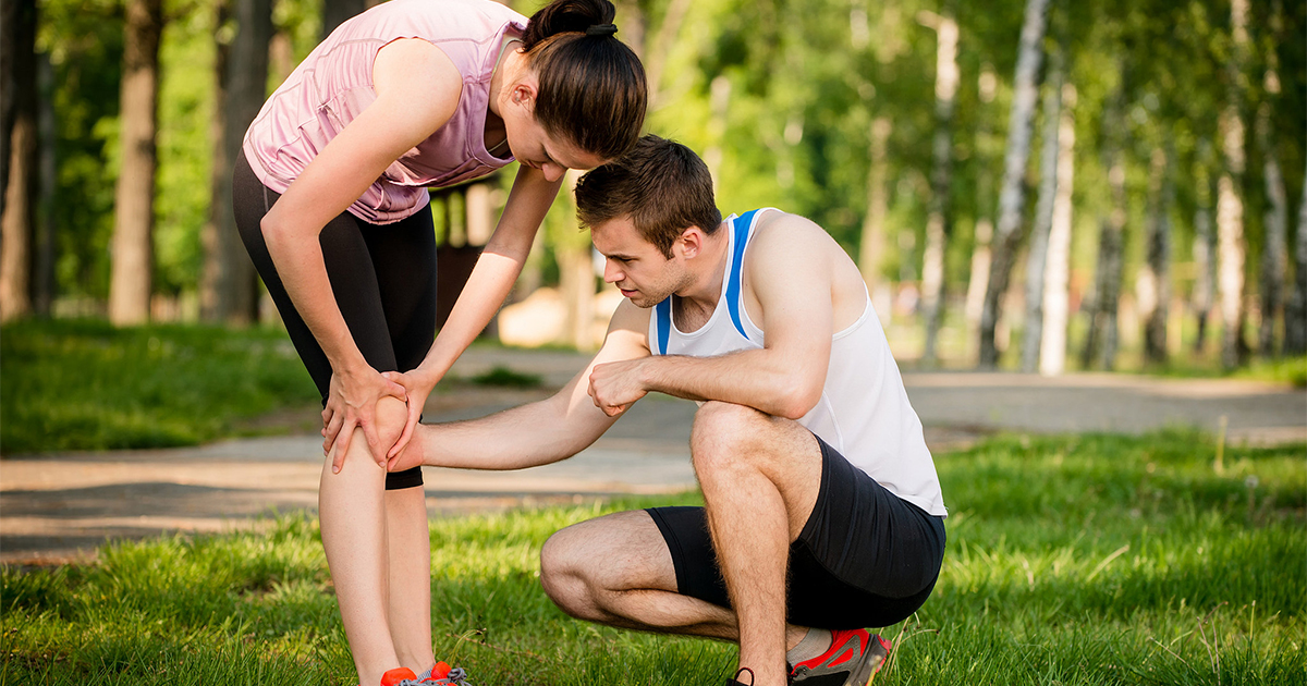 5 причин, чому болять коліна при бігу  