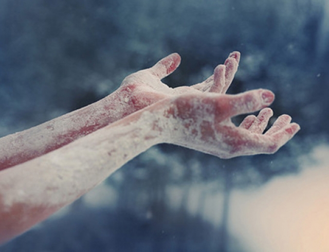 10 причин навідатися до лікаря, якщо у вас завжди холодні руки  