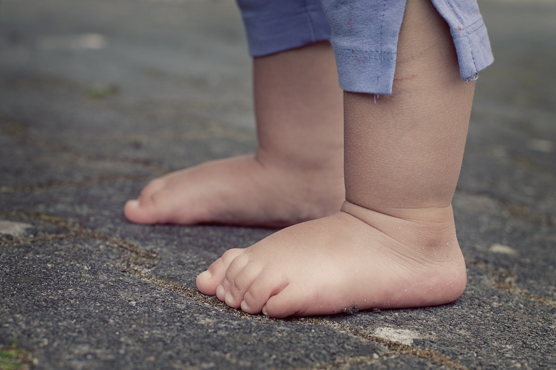 Як допомогти дитині навчитися ходити: 12 рад  
