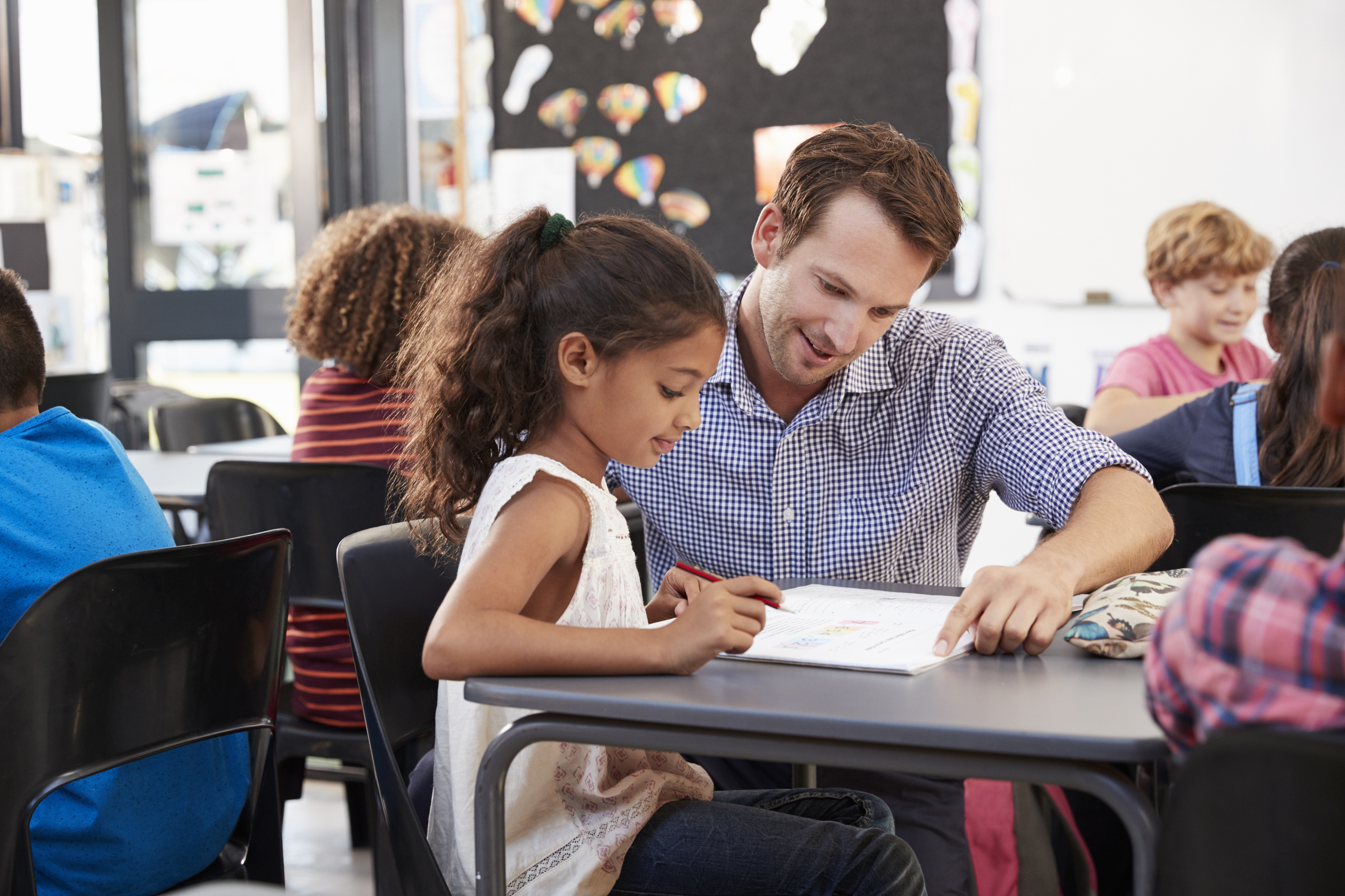 5 способів, як батьки можуть співпрацювати з вчителями протягом навчального року  