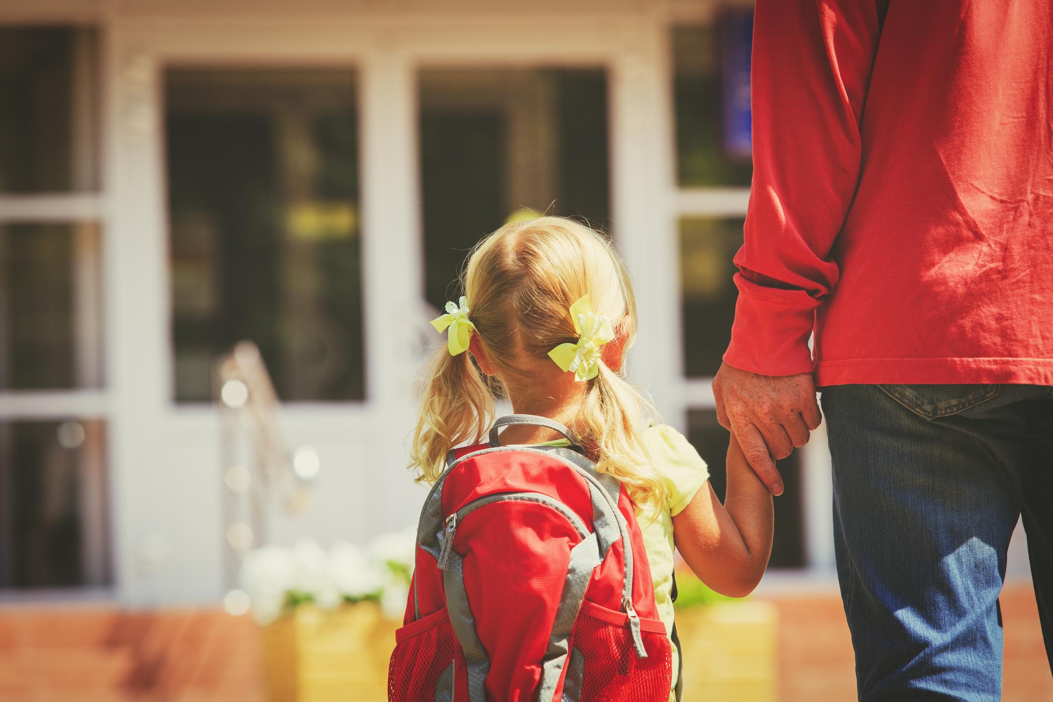 Ризики наявності важкого рюкзака у школяра і способи розв'язання проблеми  