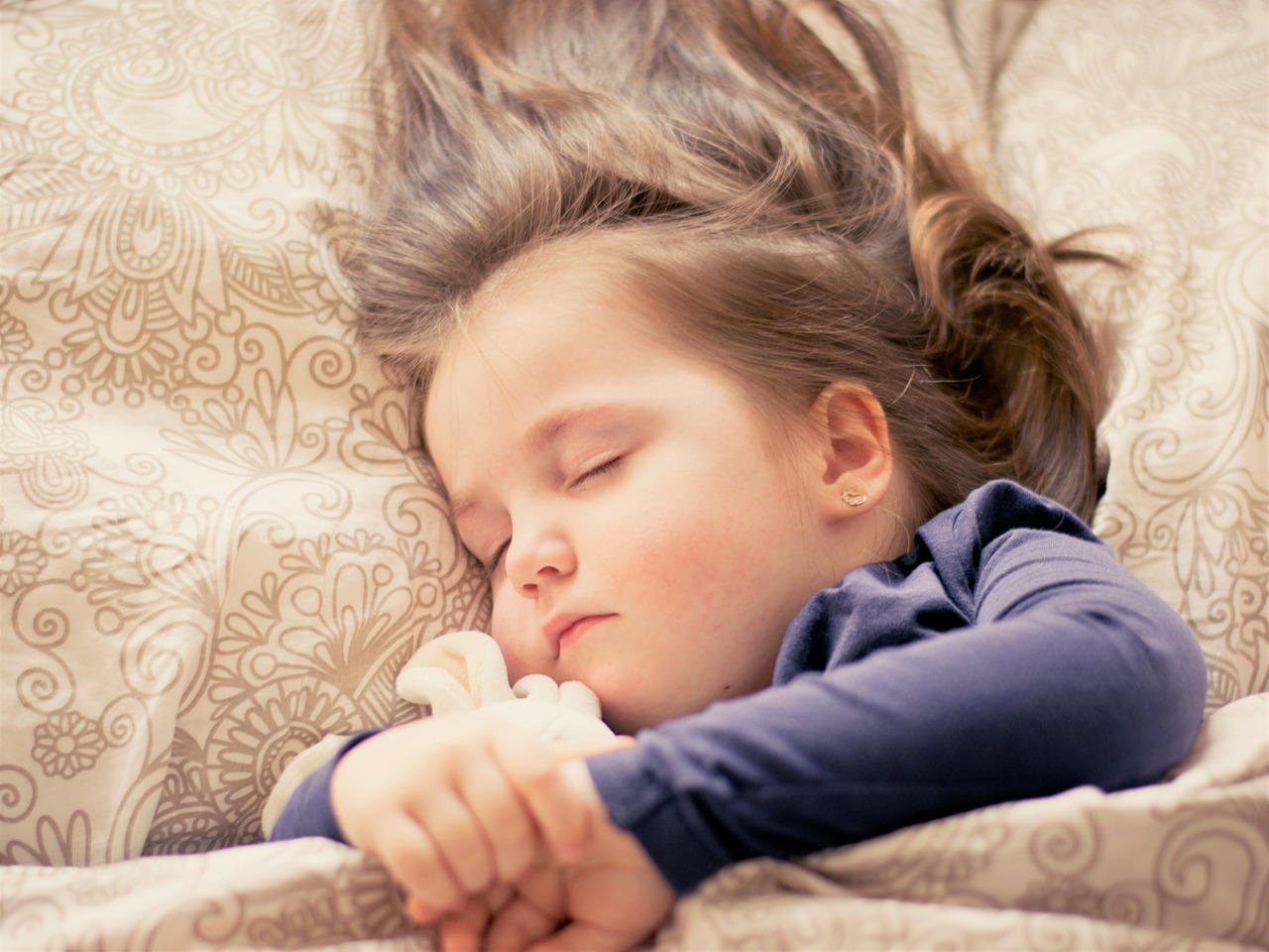 Цікаві способи зайняти дитину перед сном  