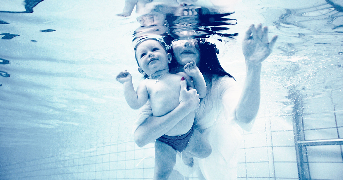 6 способів навчити дитину плавати у воді  