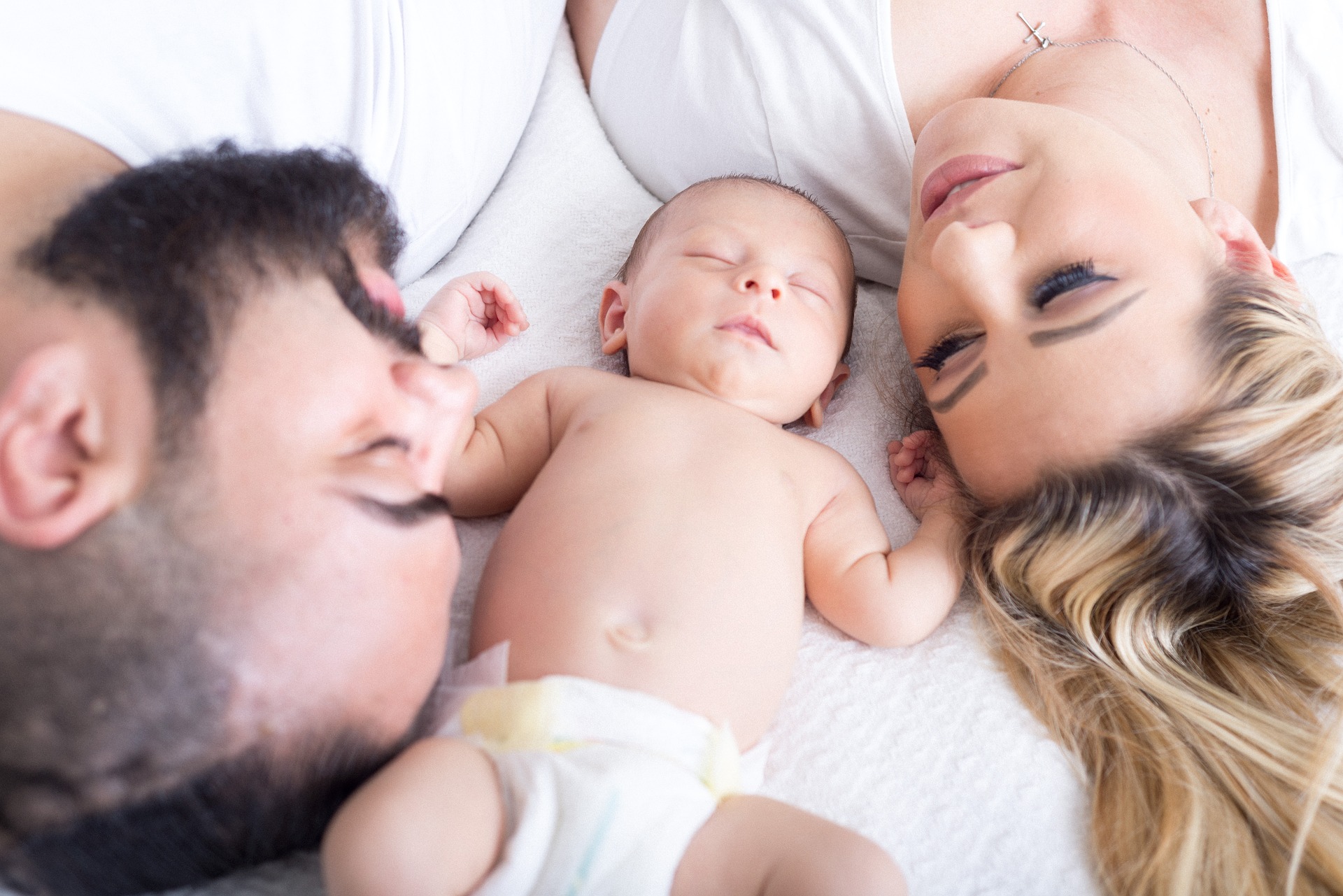 5 причин нічного пробудження малюків, про які потрібно знати  