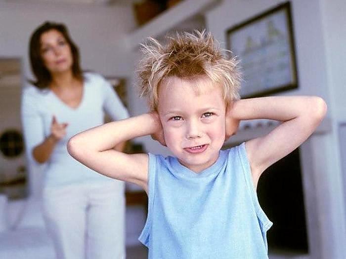 6 батьківських фраз, які травмують дитячу психіку  