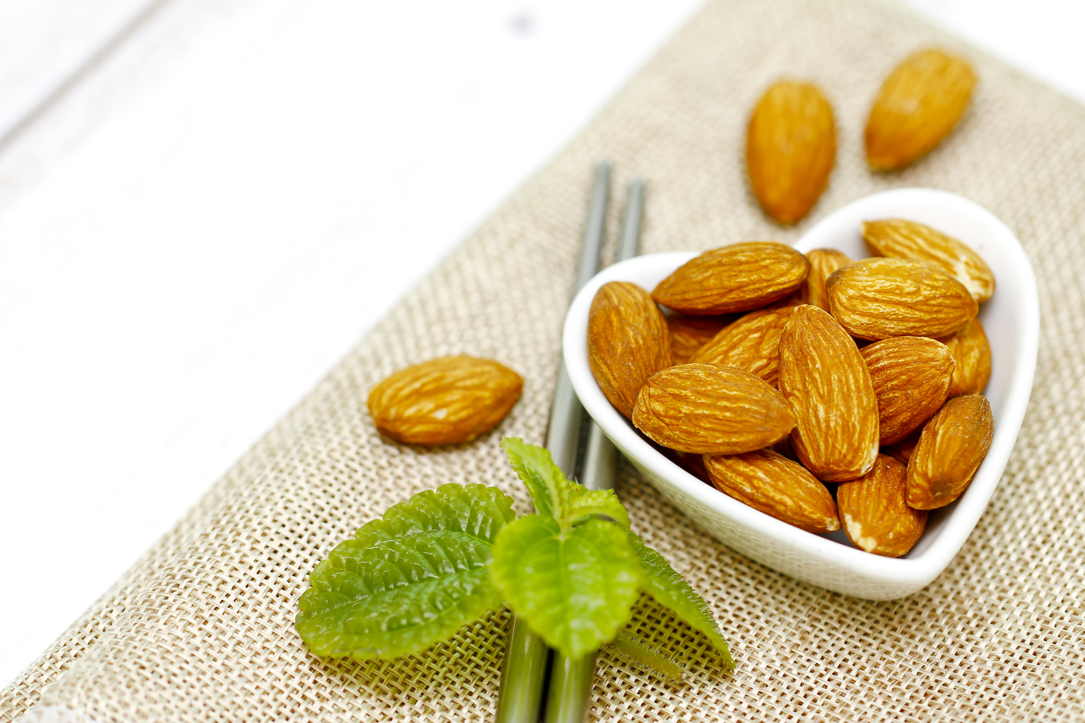 6 кращих низьковуглеводних горіхів для зниження ваги  