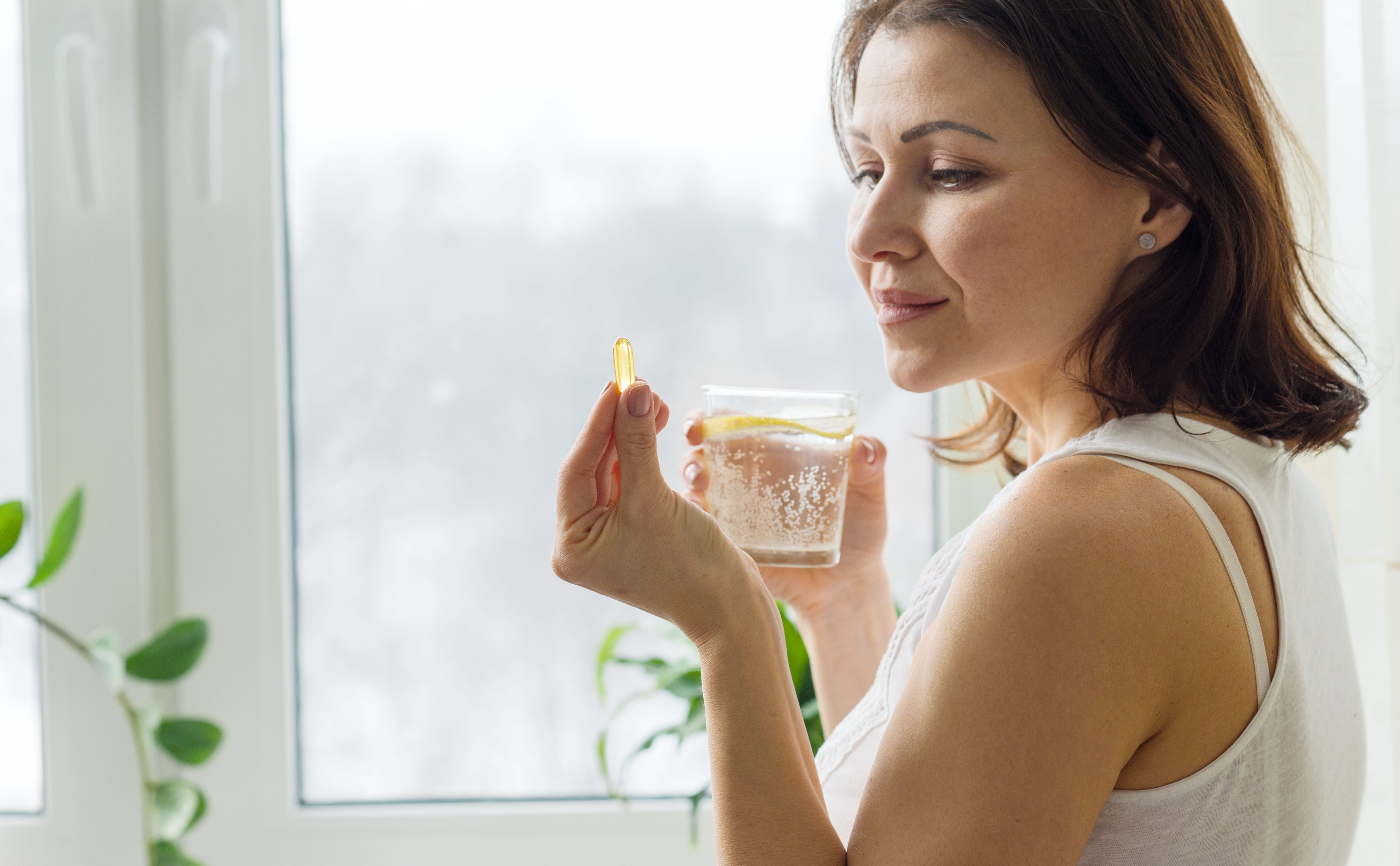Які вітаміни краще пити жінки після 40 років: список корисних добавок  