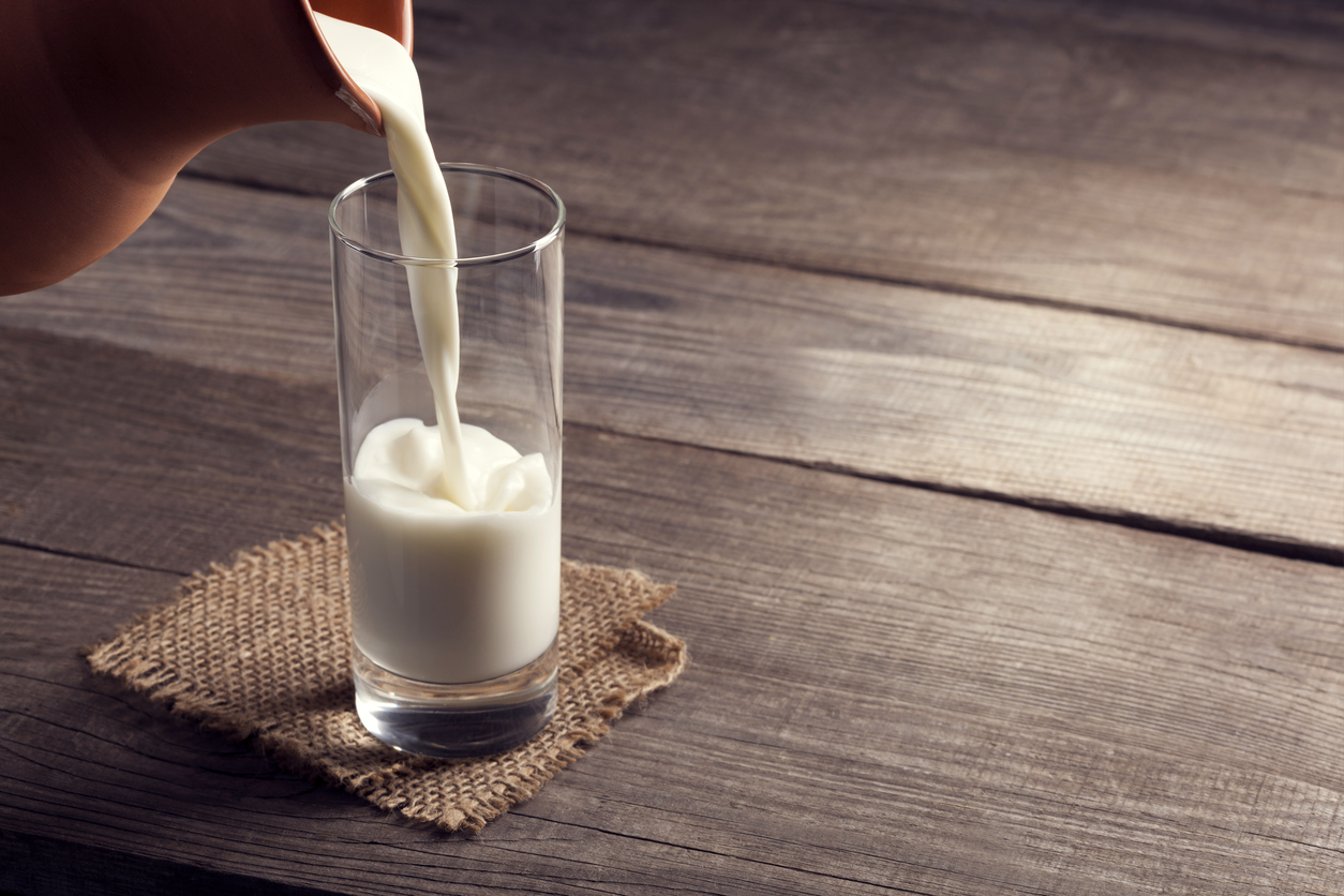 Корисний продукт: чому незбиране молоко насправді потрібно вашому організму  