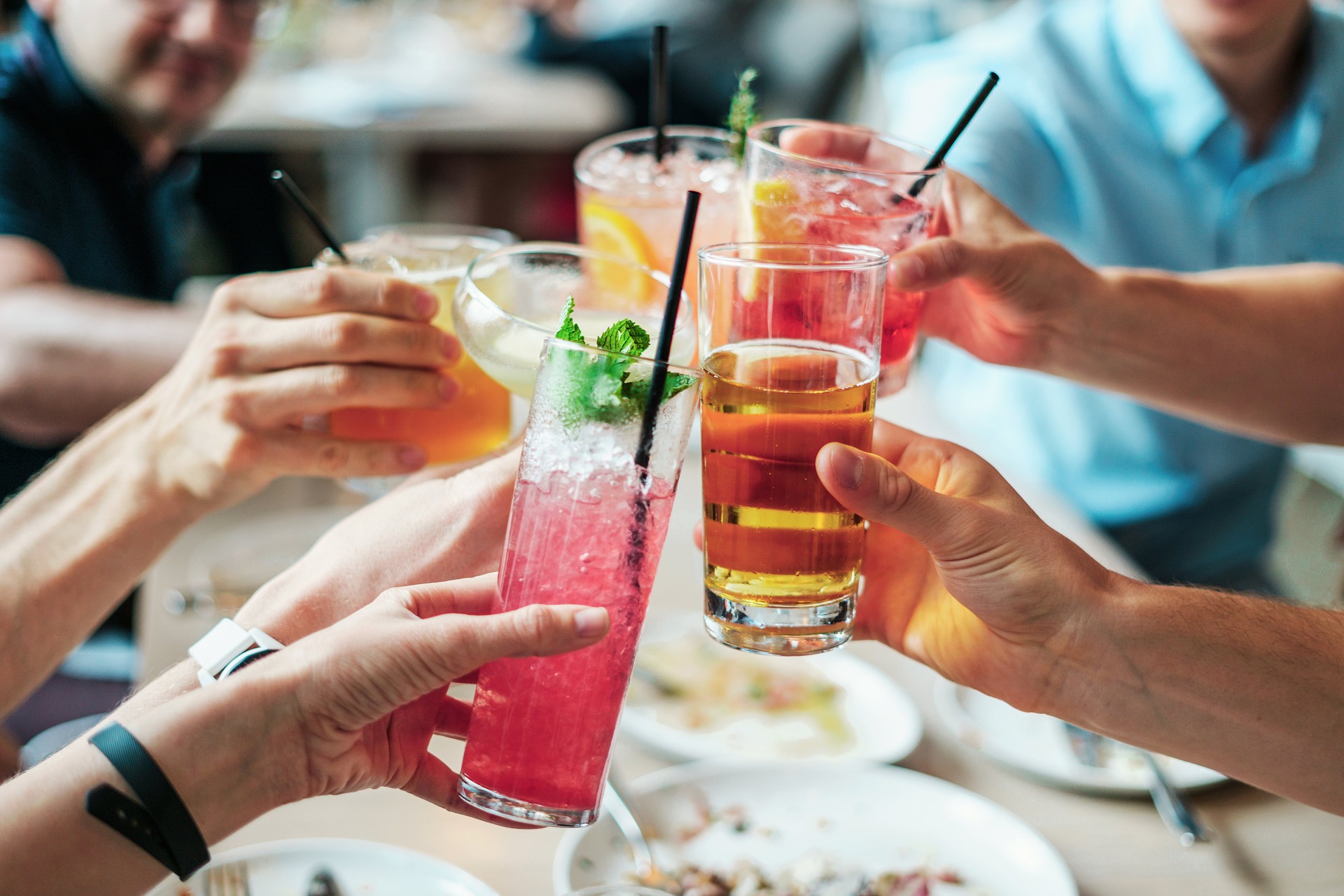 Вживання алкоголю здатне по-різному впливати на жіночий і чоловічий мозок  
