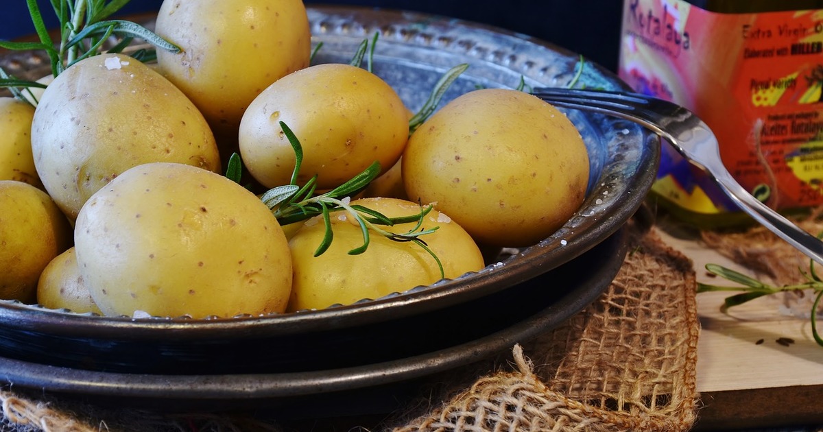 Як приготувати картоплю, якщо звичайні страви з ним набридли  