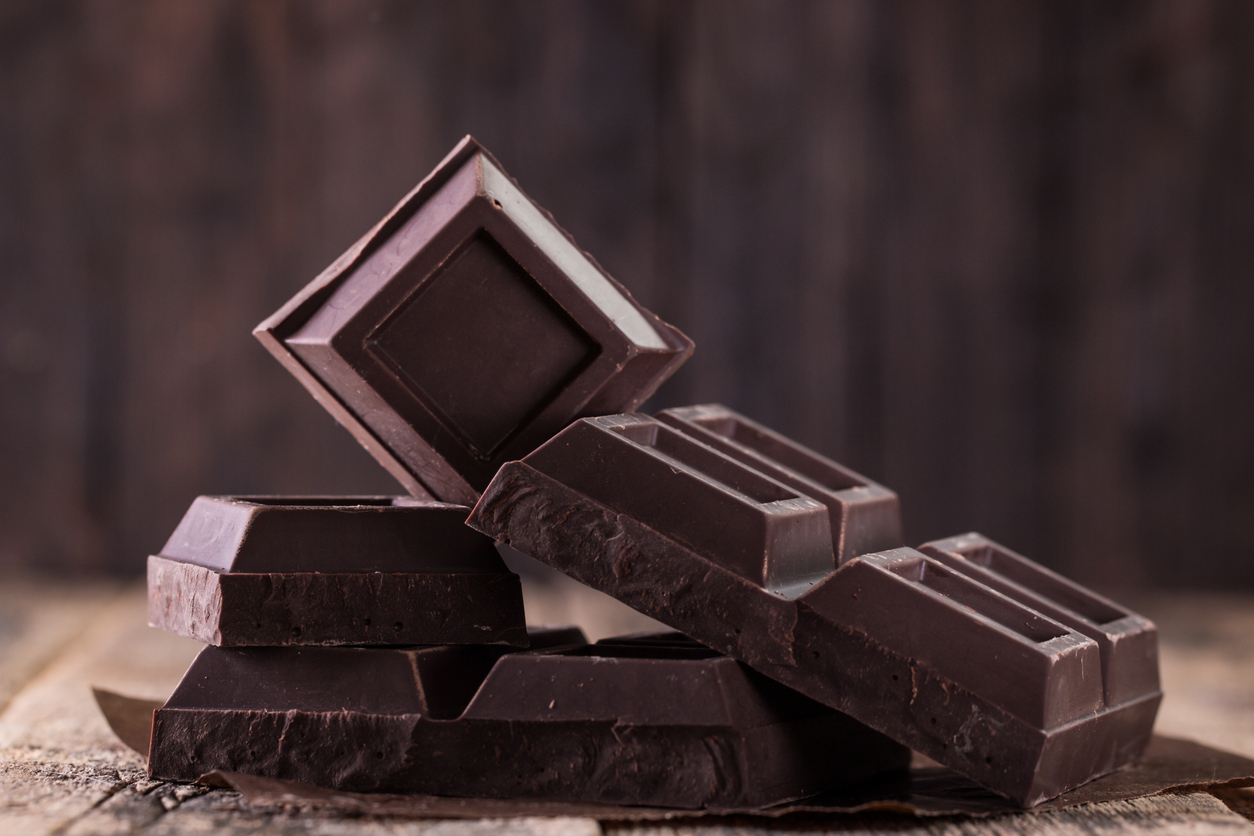 Вчені виявили, що темний шоколад сприяє поліпшенню зору  