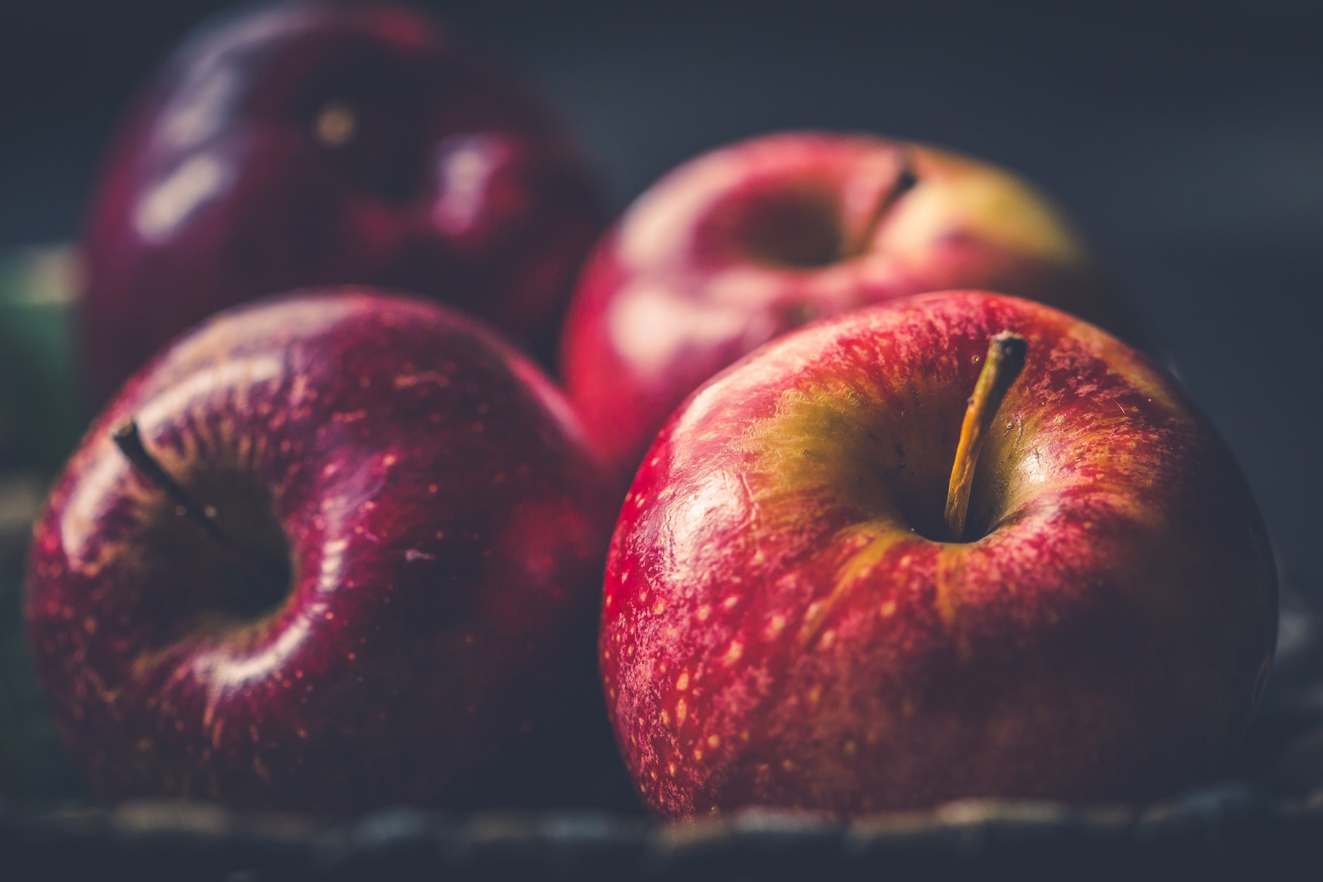 Австралійський учений з харчування пояснила принцип правильного вживання яблук  