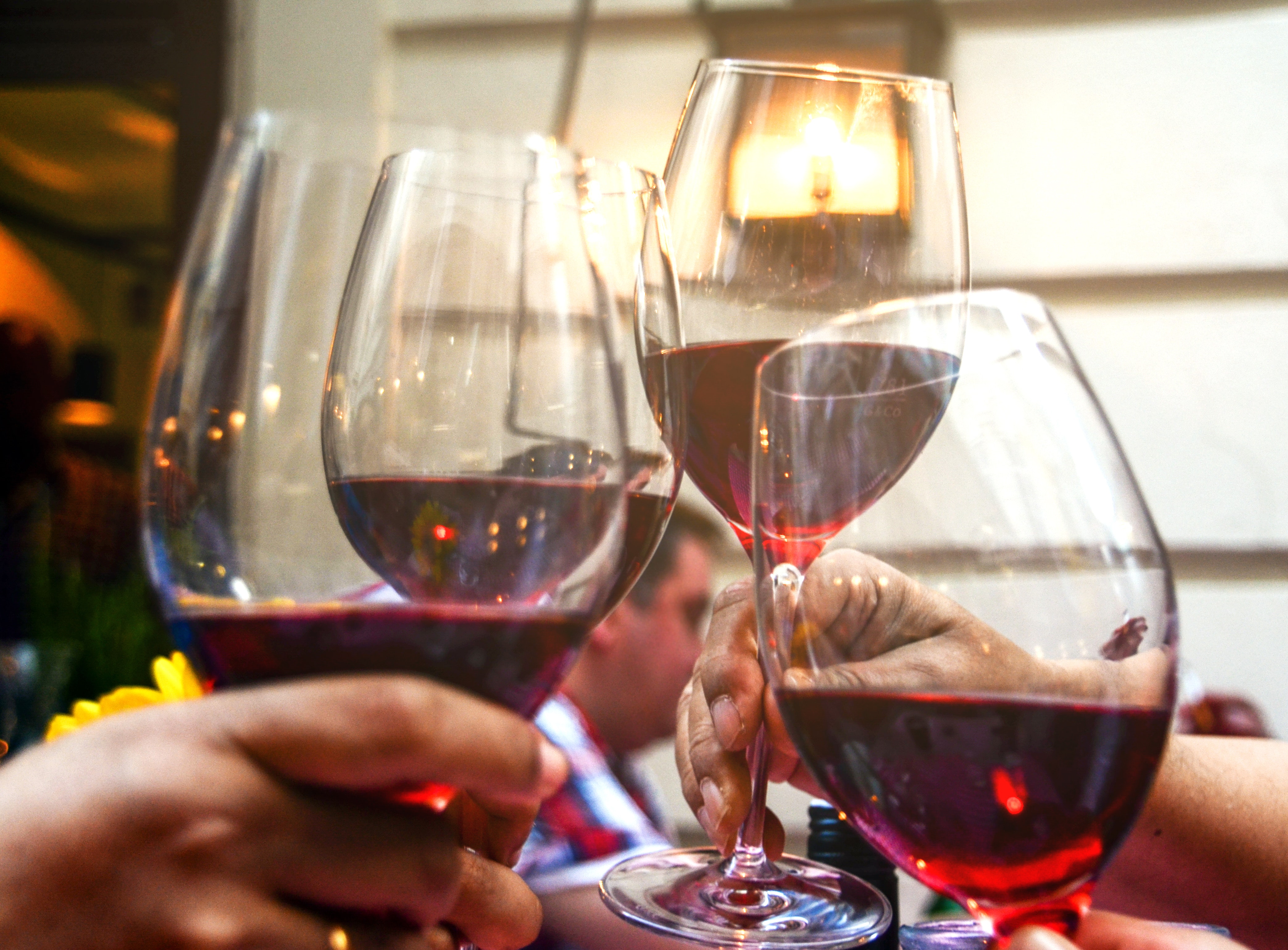 5 видів келихів для вина, які варто мати вдома  