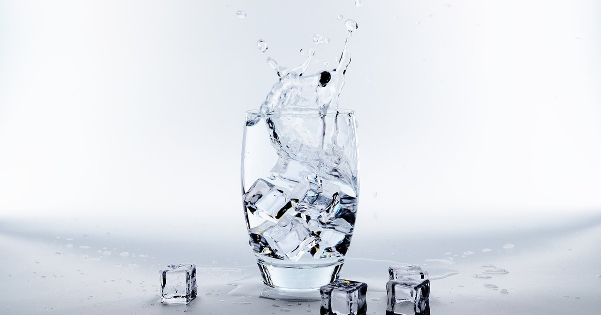 Як правильно пити воду, щоб ефективно худнути  